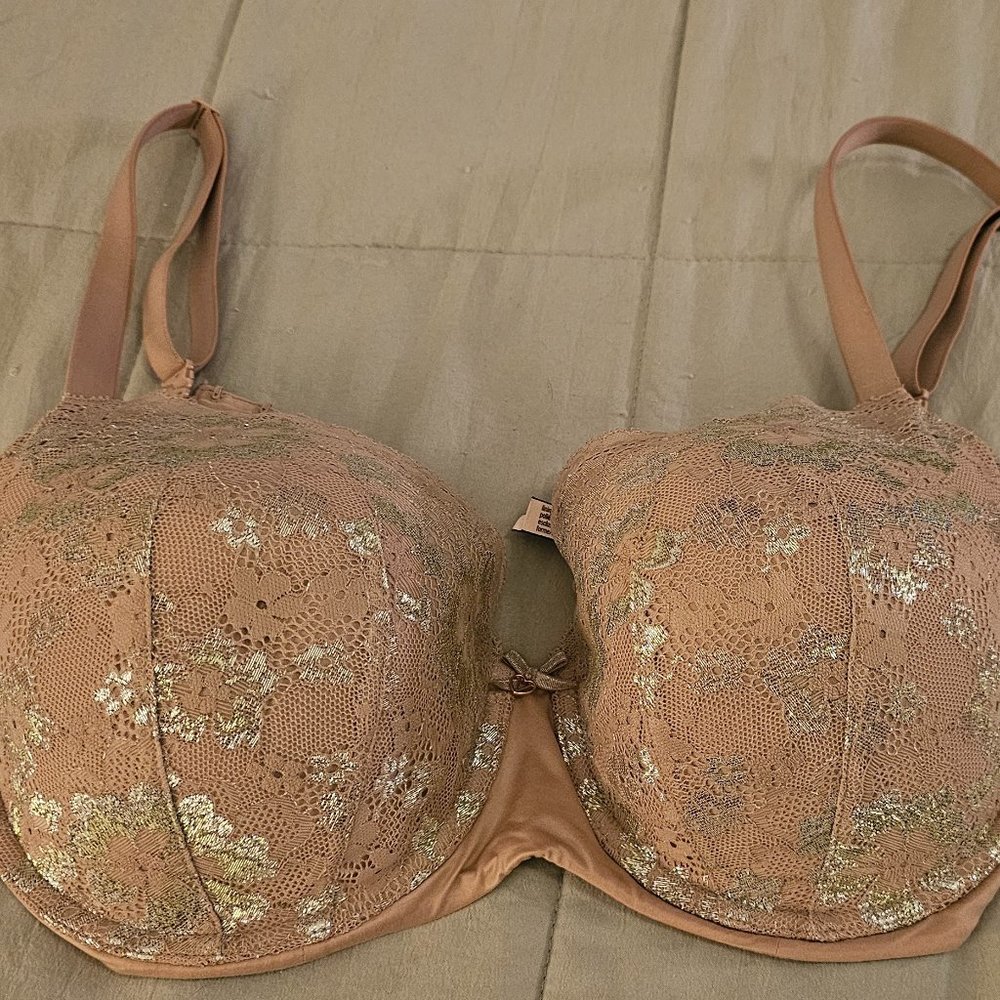 NWOT BODY BY VICTORIA Lightly-Lined Smooth & Lace Demi Bra